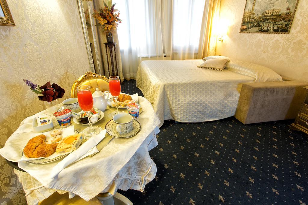 Bed and Breakfast Ca' Della Loggia Венеция Экстерьер фото